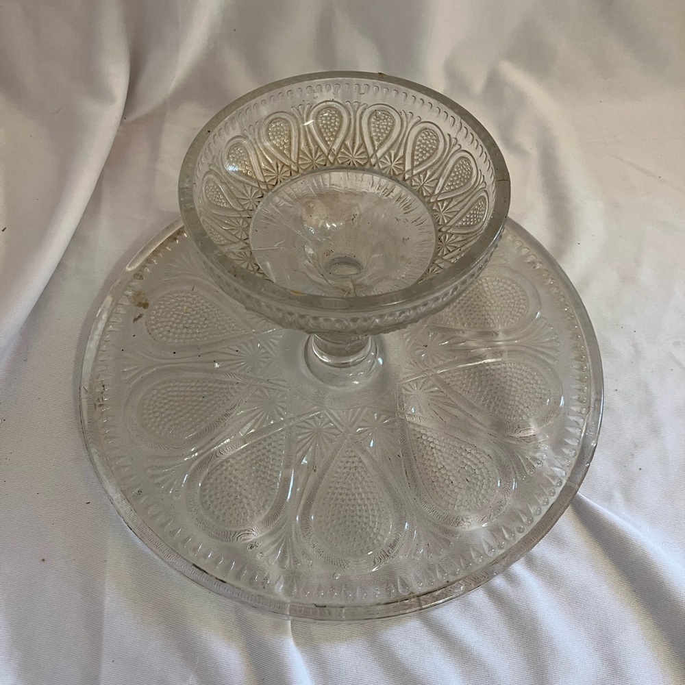 Vintage Clear Glass Cake Stand - Picture 5 of 9